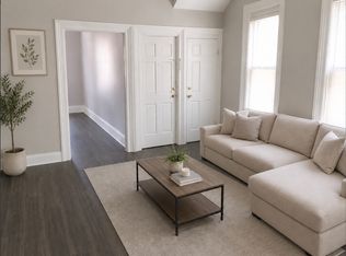Updated, spacious 2 bedroom, 1 bathroom first floor apartment in the transforming Belknap neighbo..., Grand Rapids, MI 49503
