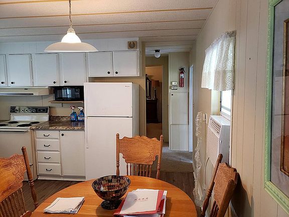 4th image of 3331 E Dean St #3A