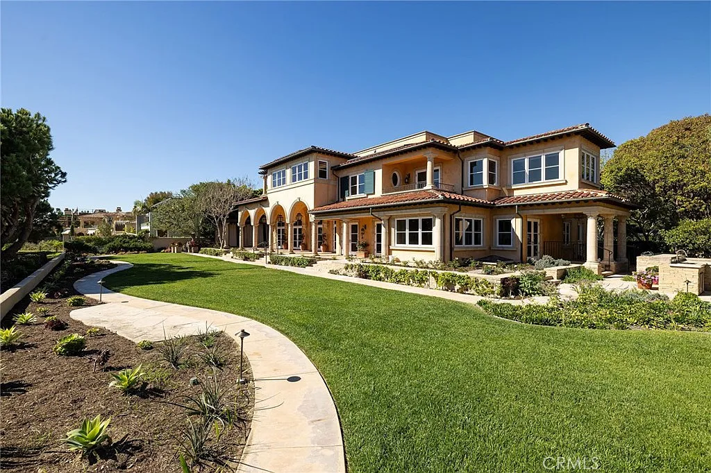 7 bed, 9.0 bath, 10417 sqft, $65,000 — Photo 4