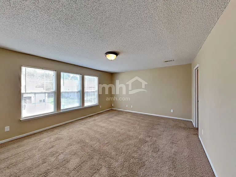 6804 Woodland Heights Dr — Photo 11