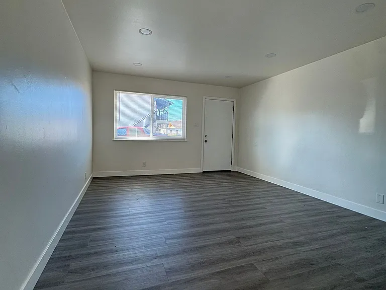 333 Dumont Ave #1 — Photo 12