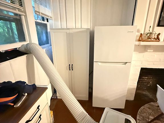 5th image of 54 S Russell St APT 4
