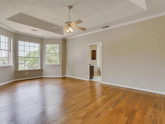 5th image of 2124 Gisbourne Dr
