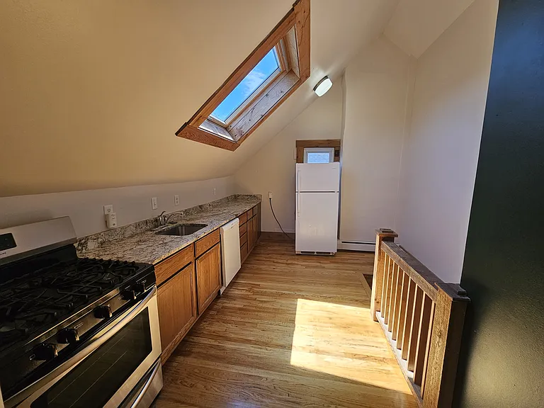 14 Oxford St #5 — Photo 8