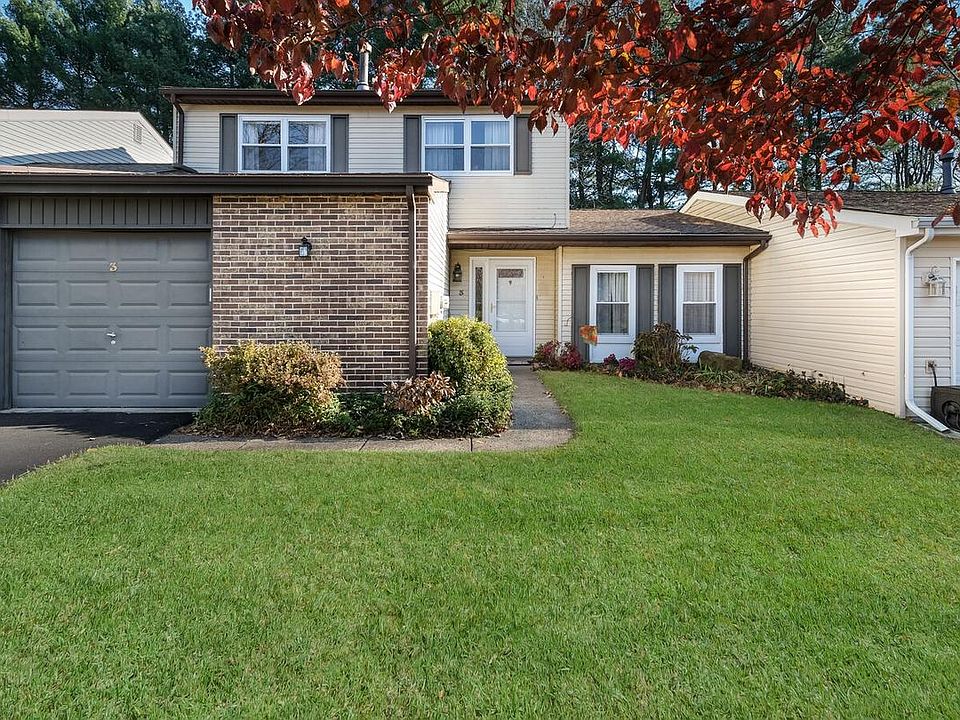 1st image of 3 King Charles Ln E
