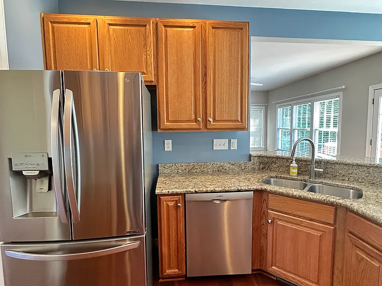 717 Bluffcreek Dr — Photo 10