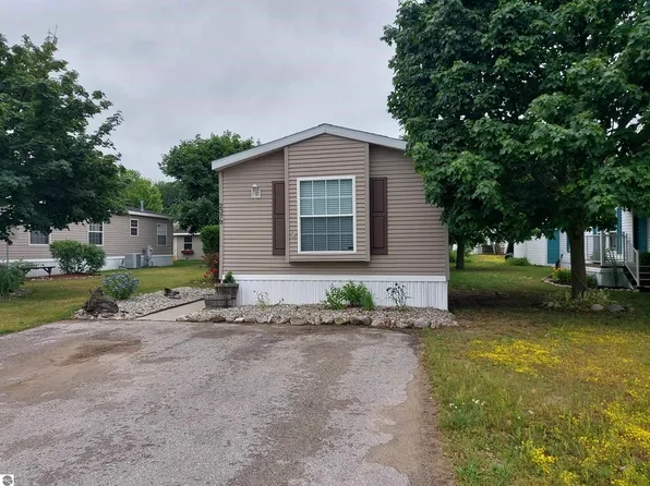 2379 Leisure Ln, Traverse City, MI 49686