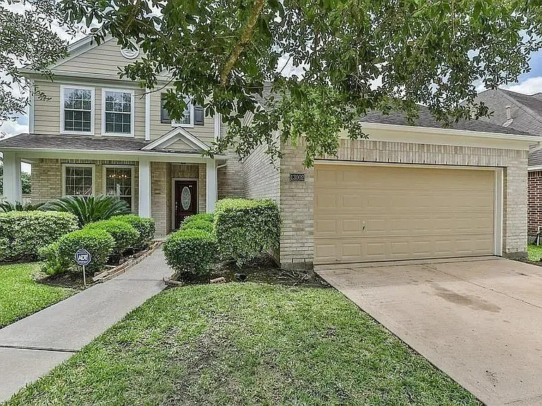13002 Misty Bay Ln — Photo 1