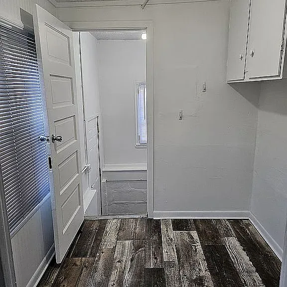 1027 Charleston St — Photo 15