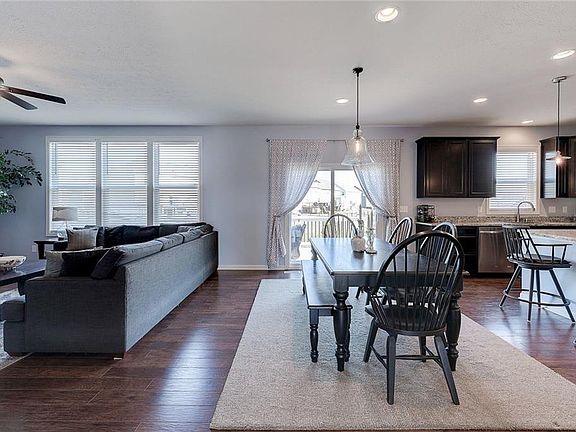 3rd image of 716 Ascot Farm Way