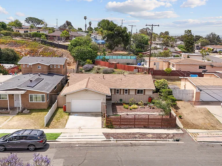 70 Leanna St — Photo 31