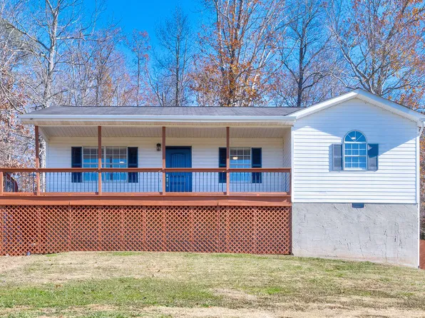 1059 Dogwood Rd, Tunnel Hill, GA 30755