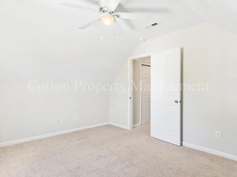 1010 Winterberry Cir — Photo 43