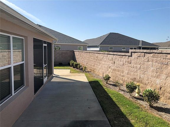 4th image of 974 Wren St