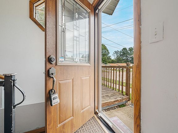2nd image of 309 Claribel St