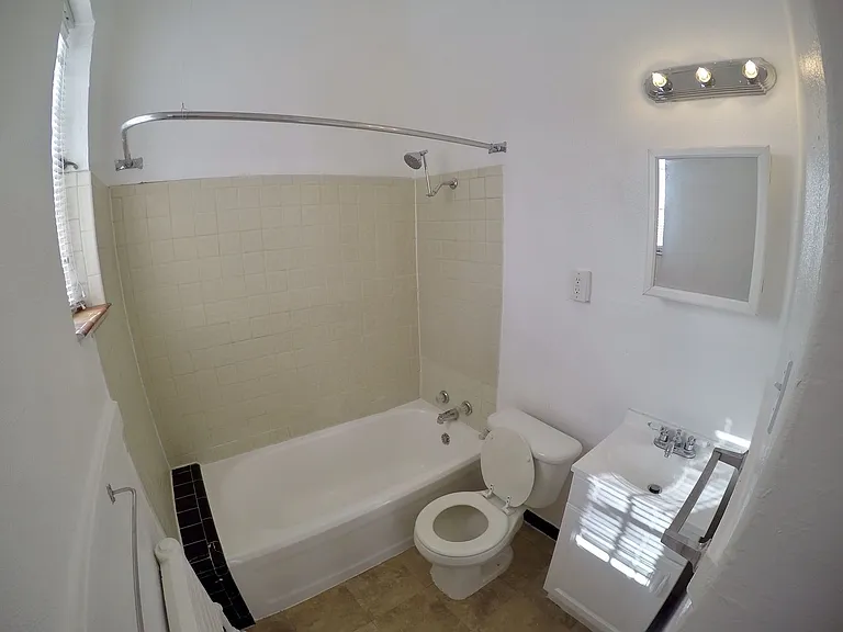 1311 N Downing St — Photo 9