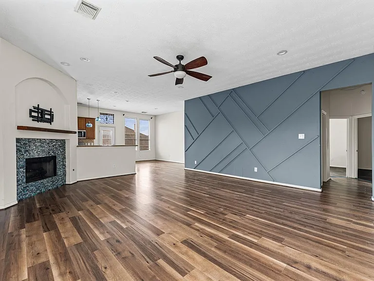 1875 Redwood Ln — Photo 5