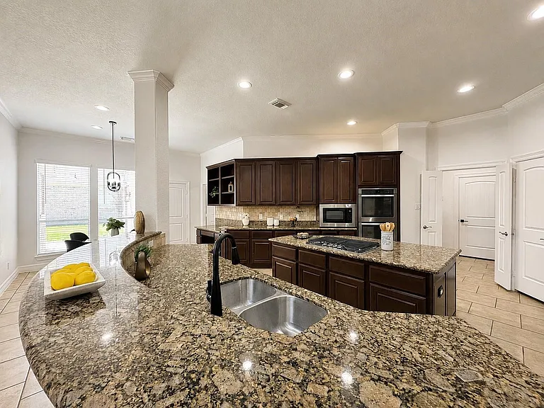 3301 Elm Creek Dr — Photo 12