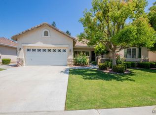 10004 Cinderella Ave, Bakersfield, CA 93311