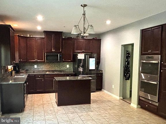 3rd image of 2223 Argonne Dr