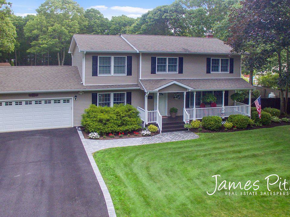 1st image of 11 Eileen Ln