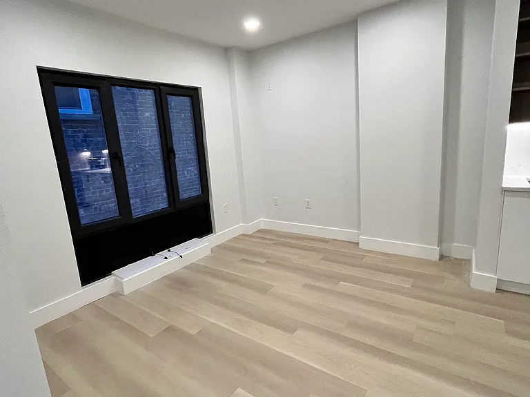 314-316 Forrest St #403 — Photo 3