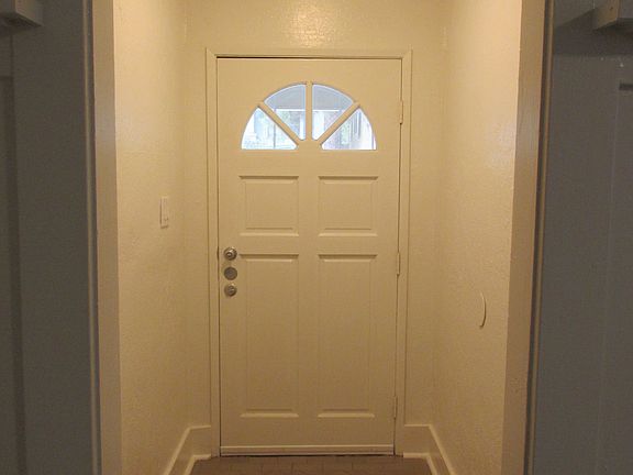2nd image of 714 Alabama St #Duplex