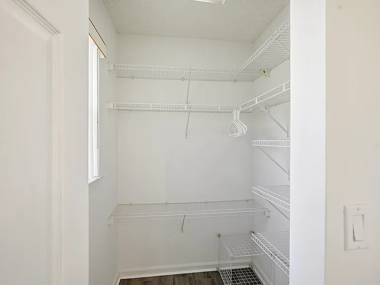 1852 Capeside Cir — Photo 21