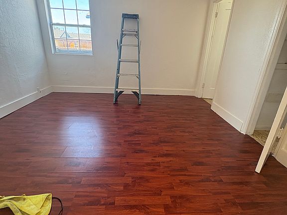 4th image of 1649 Oriole Ave