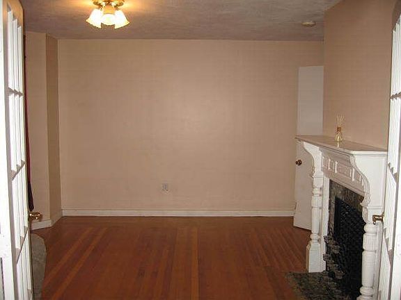 1st Floor DR/BR 1