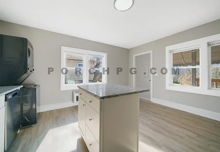 907 Maple Ave SE #1 — Photo 9
