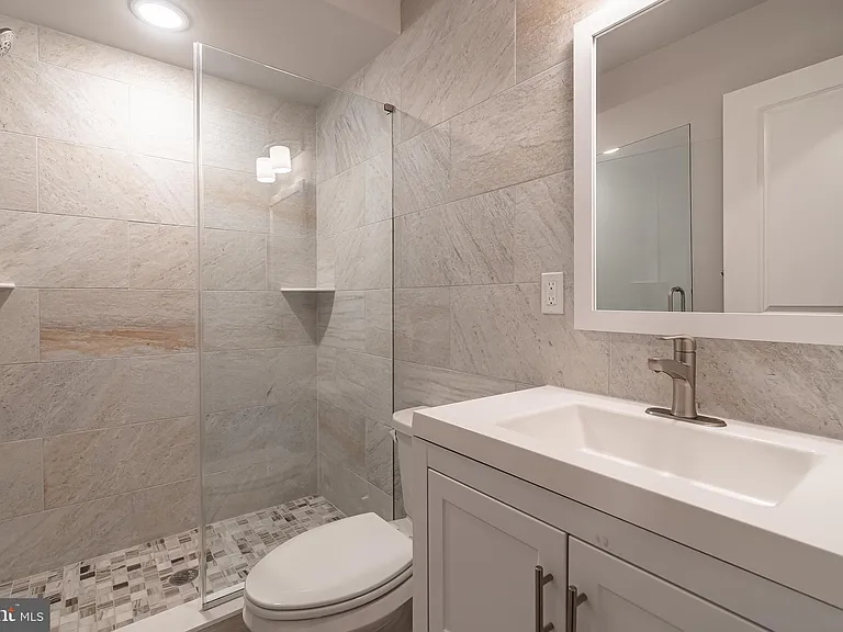 2147 Christian St #1 — Photo 4