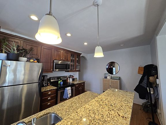3rd image of 2822 Floyd Ave APT 1