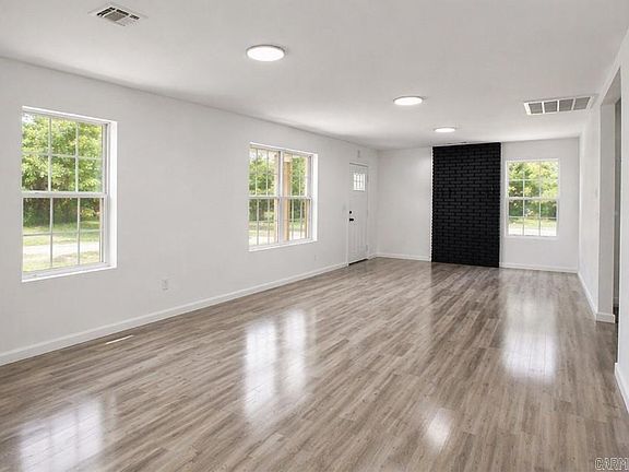 5th image of 303 Lombardy Ln