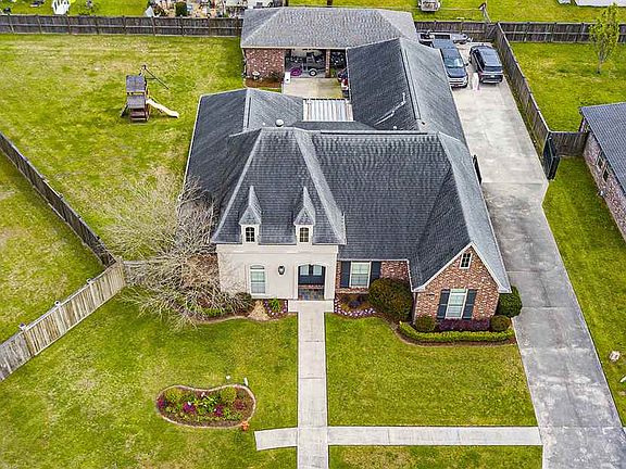 5th image of 203 Lakewood Dr