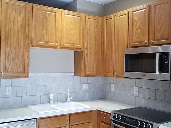 3rd image of 7605 Meadow Lakes Dr APT 601