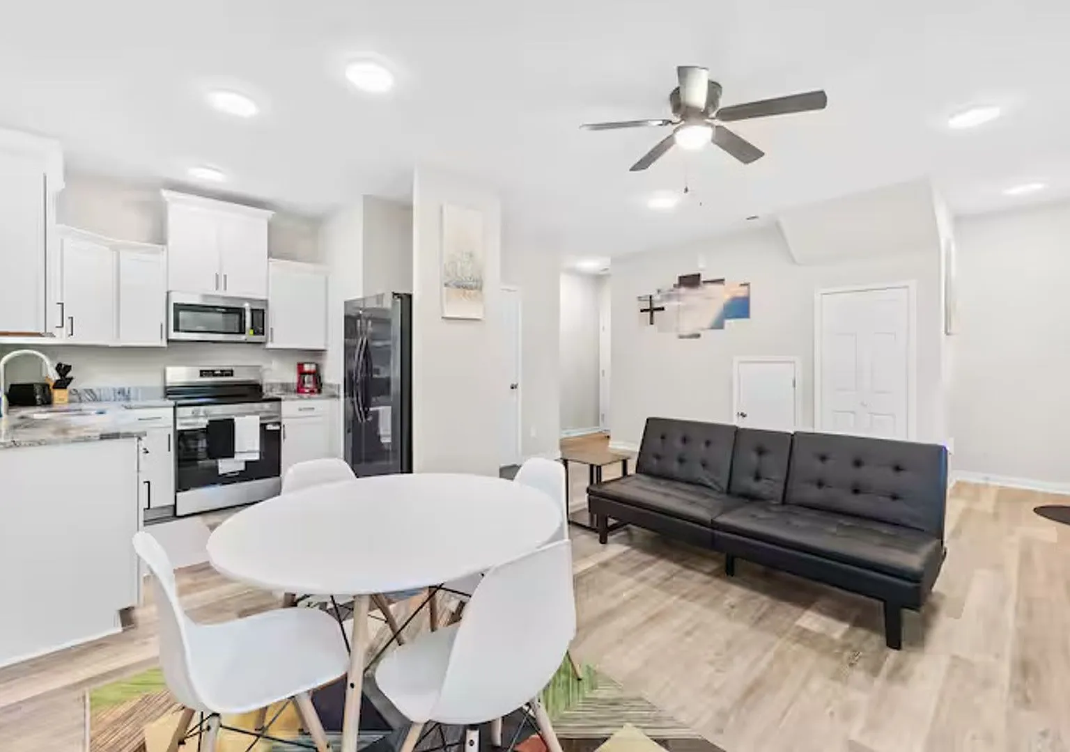 Room in 3 Bedroom Home at Kings Mountain St — Photo 2