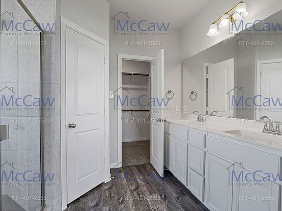 3rd image of 1100 Salem Dr