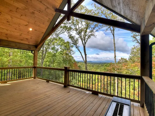 201 Plantation Ln, Blue Ridge, GA 30513
