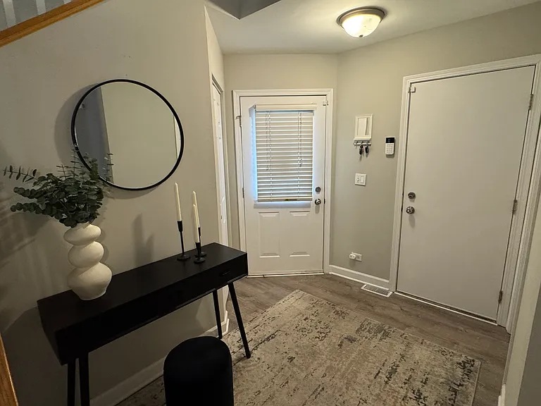 2347 Stoughton Cir — Photo 2