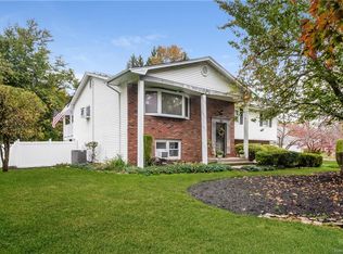 4 Raleigh Dr, New City, NY 10956