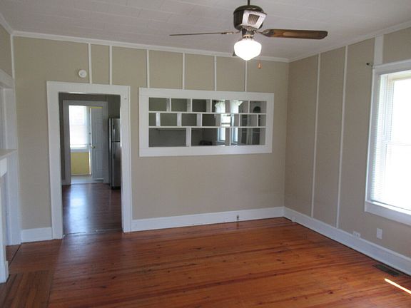 3rd image of 804 Carolina Mill Cir