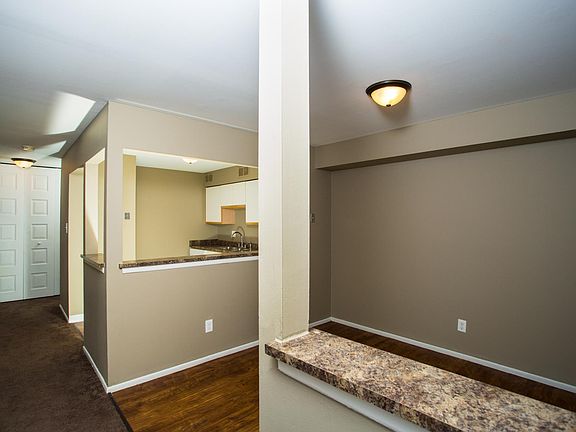 4th image of 922 Cypress Point Dr APT C85