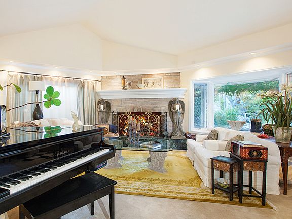 formal living room 
