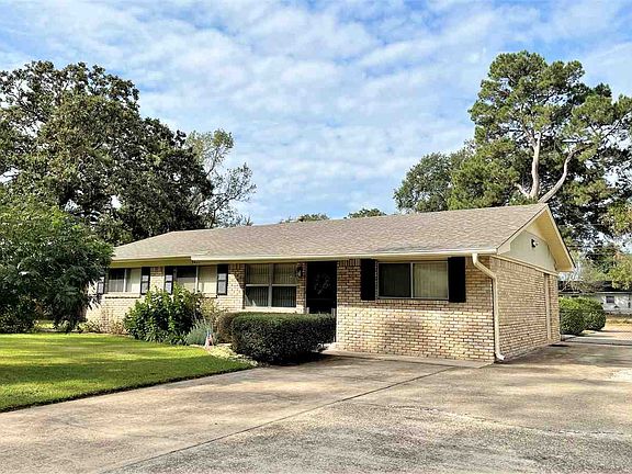 2nd image of 3403 Dogwood St