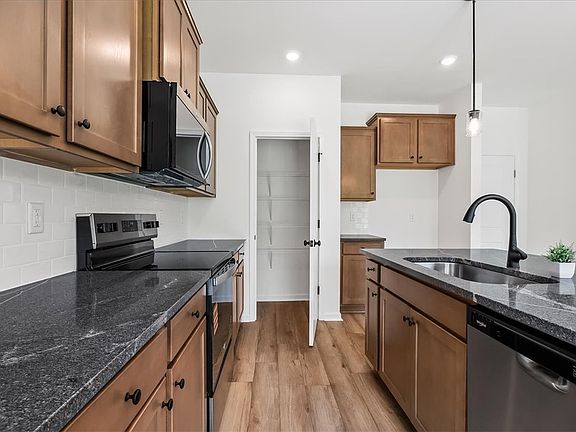 3rd image of 254 Brown Cir