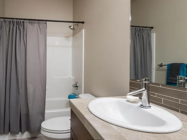 1611 NW Milwaukee Ave #1 — Photo 6