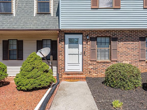 4th image of 41 Nags Head Ct