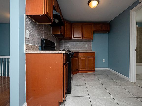 4th image of 116 S 7th St #3A