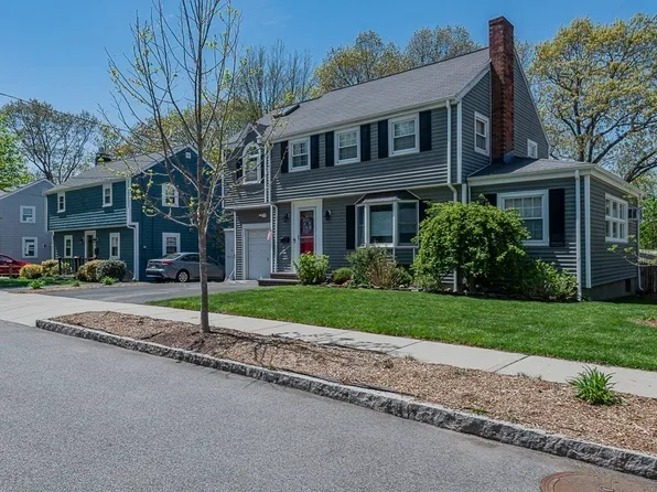 17 Woodcliff Rd, Quincy, MA 02169